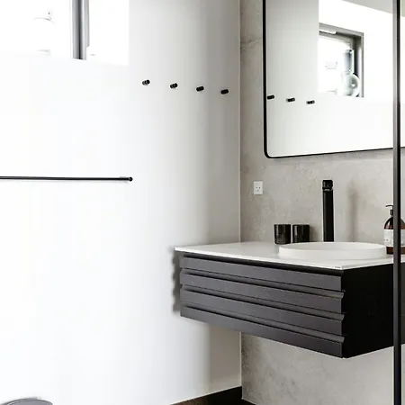 Live In Historical Surroundings At Helnaes *