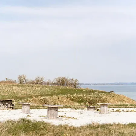 Live In Historical Surroundings At Helnaes 펜션 *