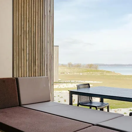 펜션 Live In Historical Surroundings At Helnaes *